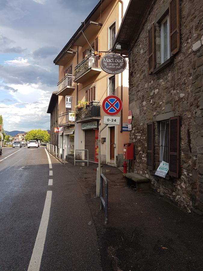 Macloud Pub B&B Sarnico Esterno foto
